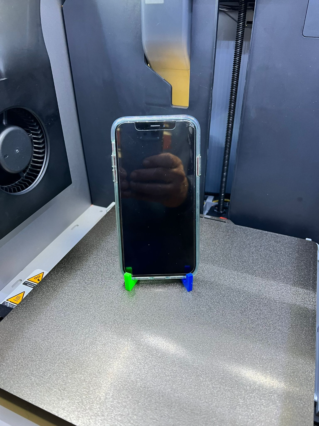 Holder phone and tablet foldable
