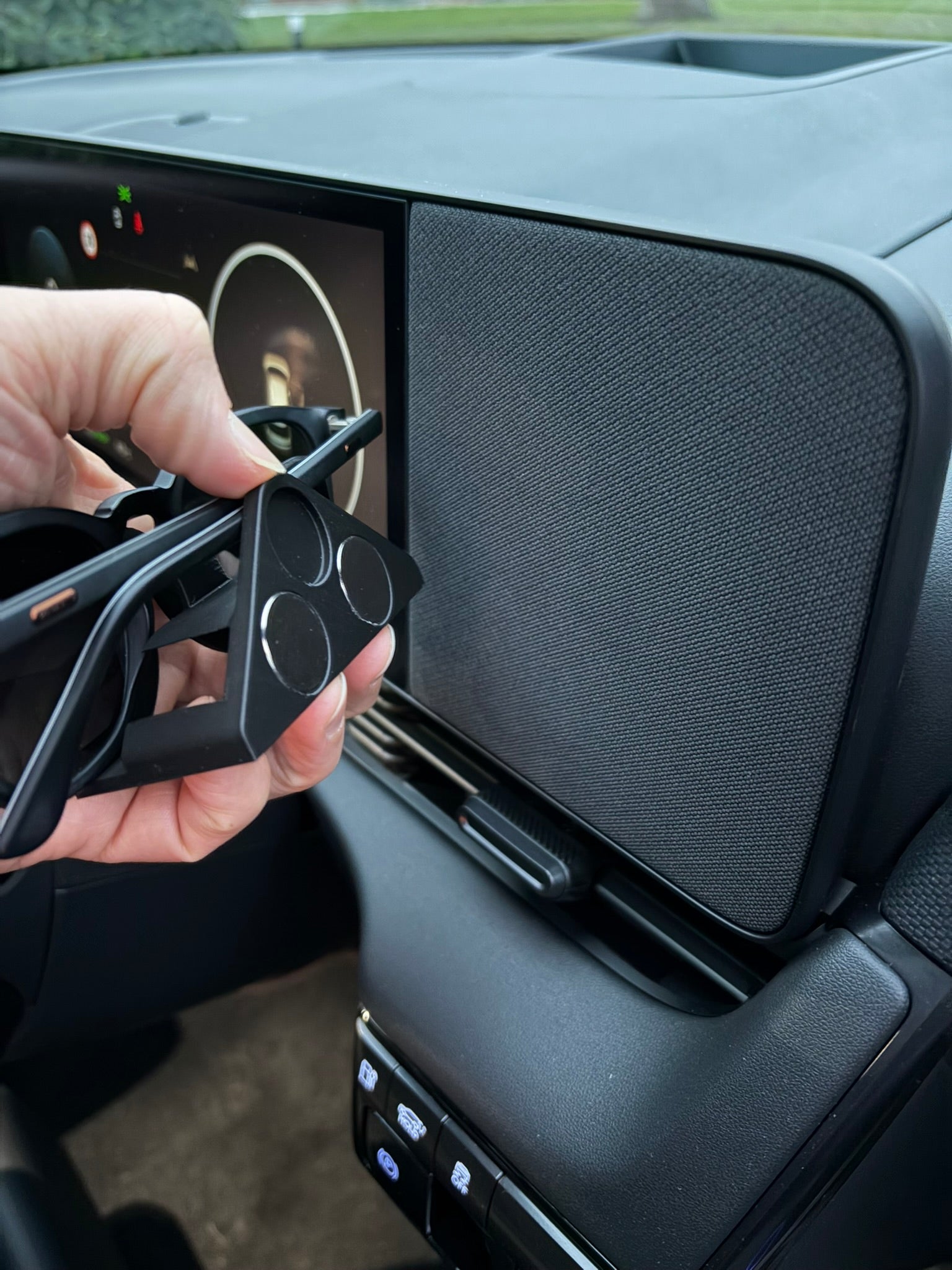 Ioniq 5 Magnetic Sun Glasses Holder [No Glue]