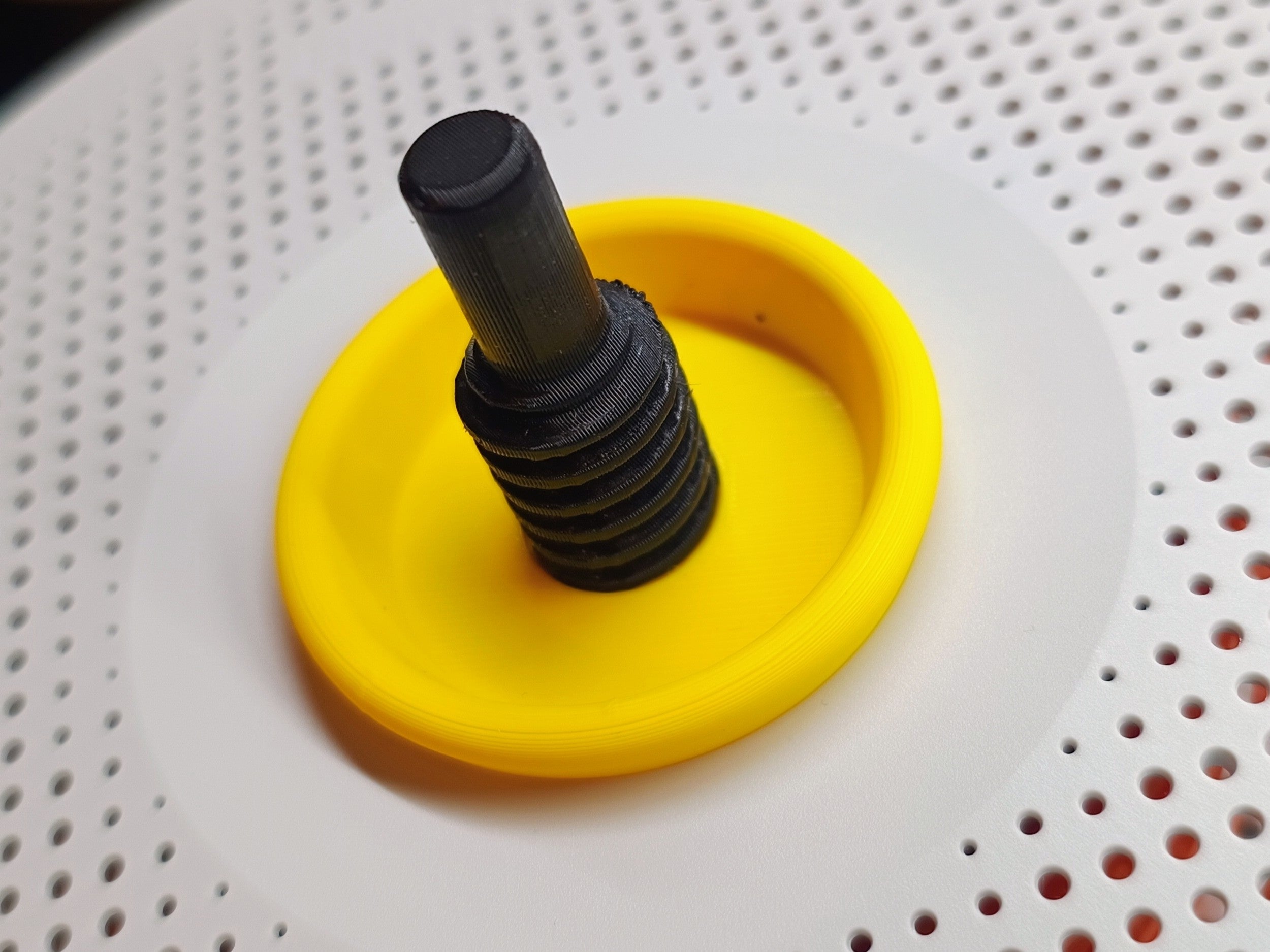 Spool winder for cordless screwdriver