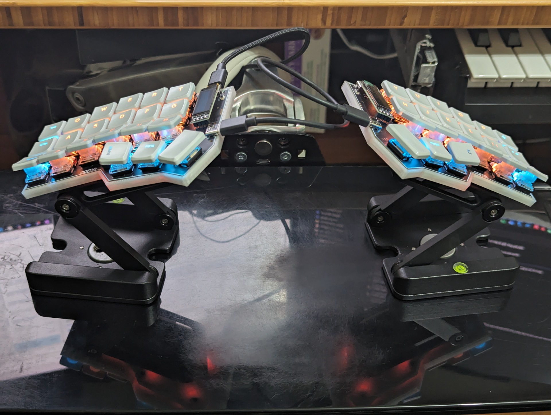 Ergonomic corne keyboard custom case, mount and choc key tilts