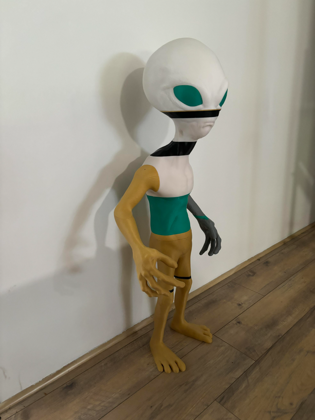 1 Meter Tall Alien Statue