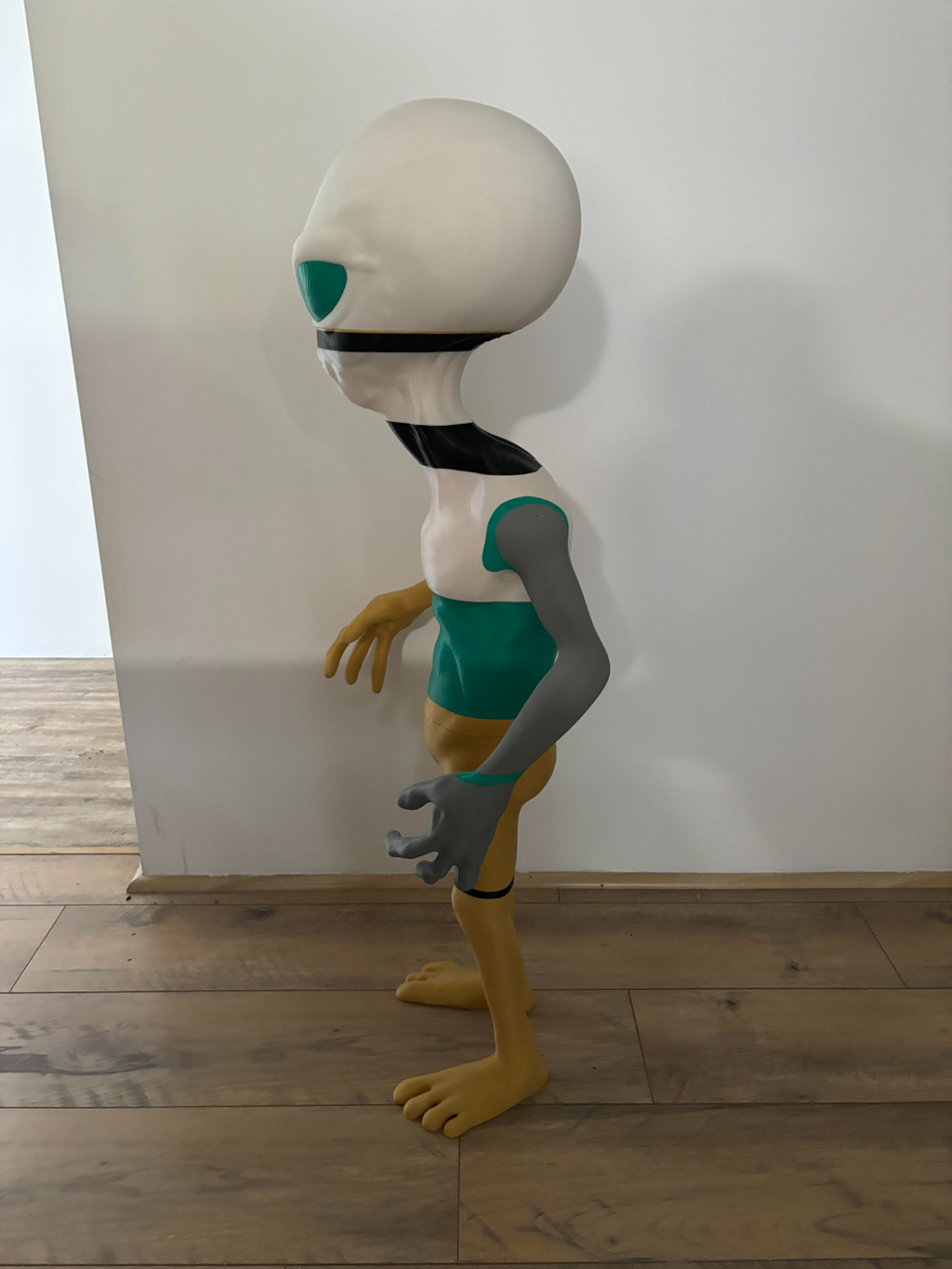 1 Meter Tall Alien Statue