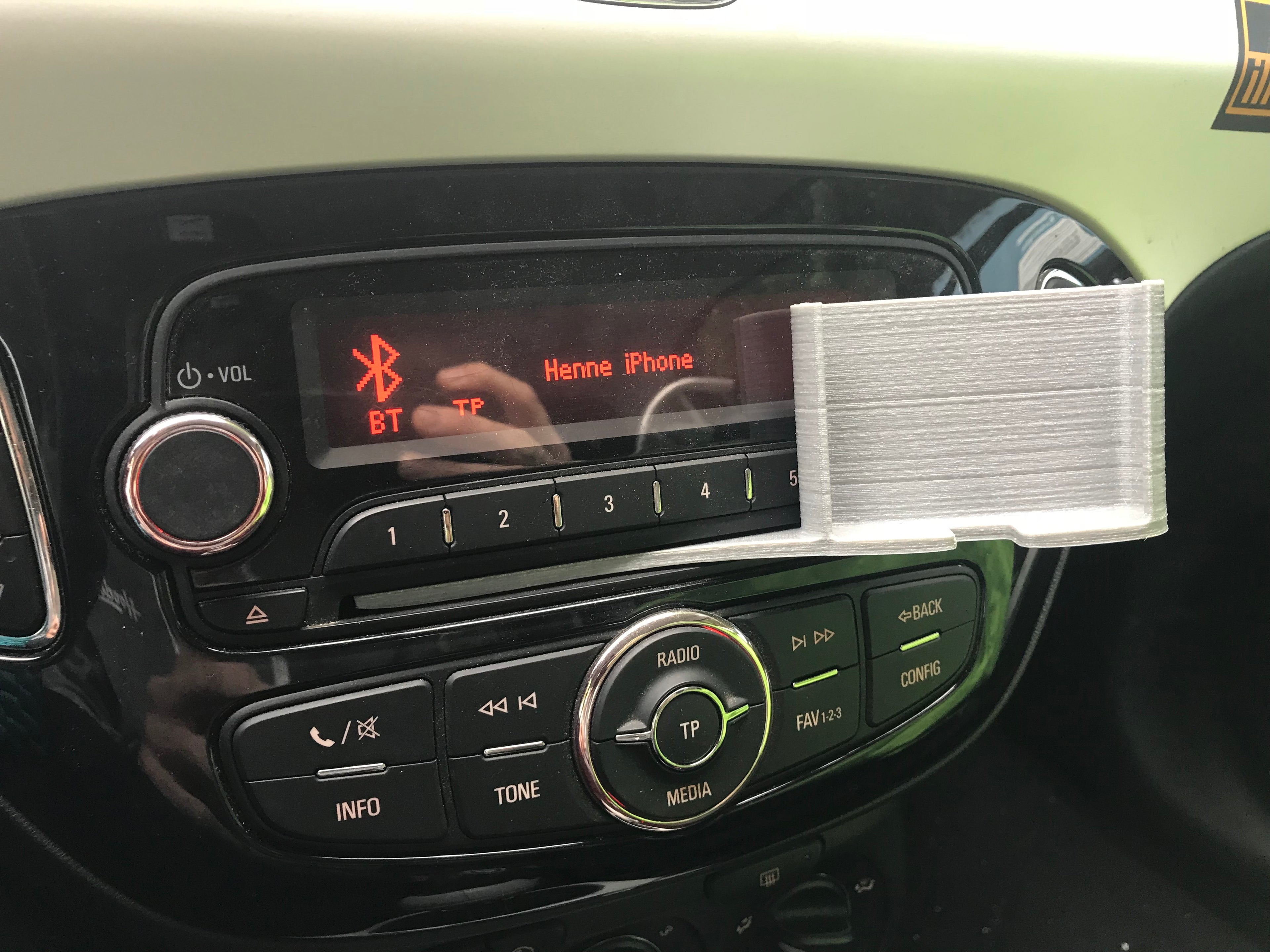 iPhone 7 Car CD-Slot Mount
