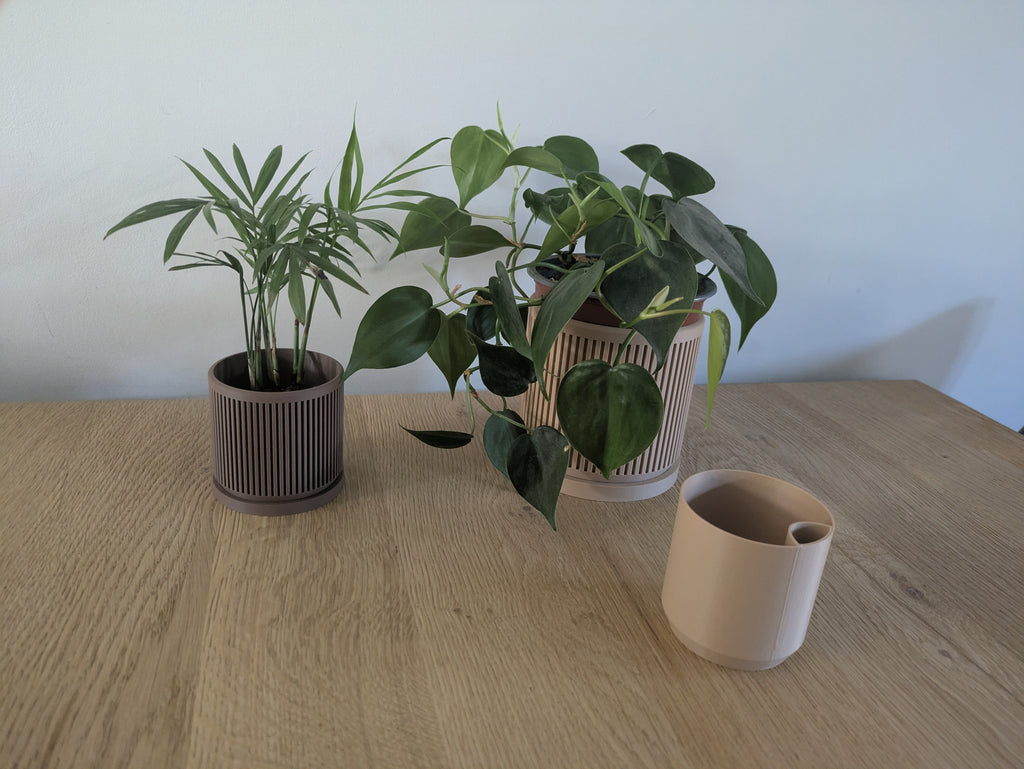 Modern planter pot + optional self watering.