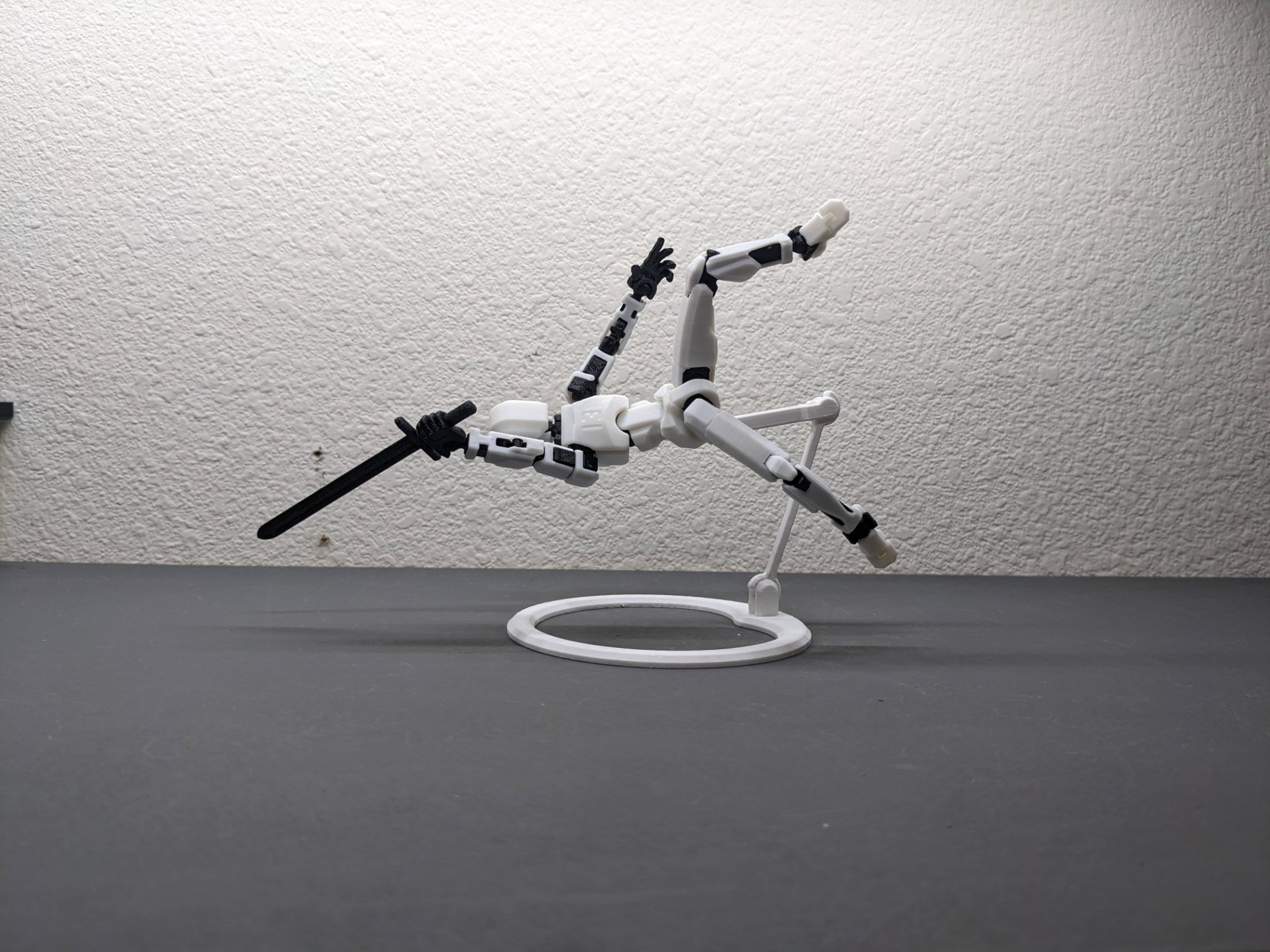 Dummy 13 Locking Stand