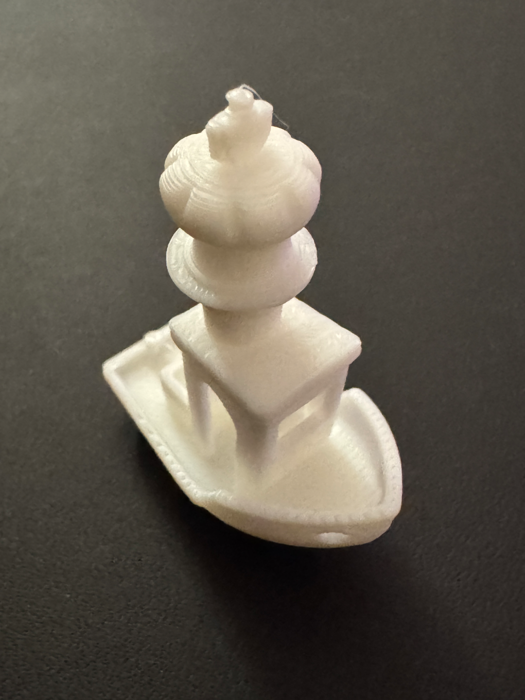 Benchychess - a chess set which is benchy themed