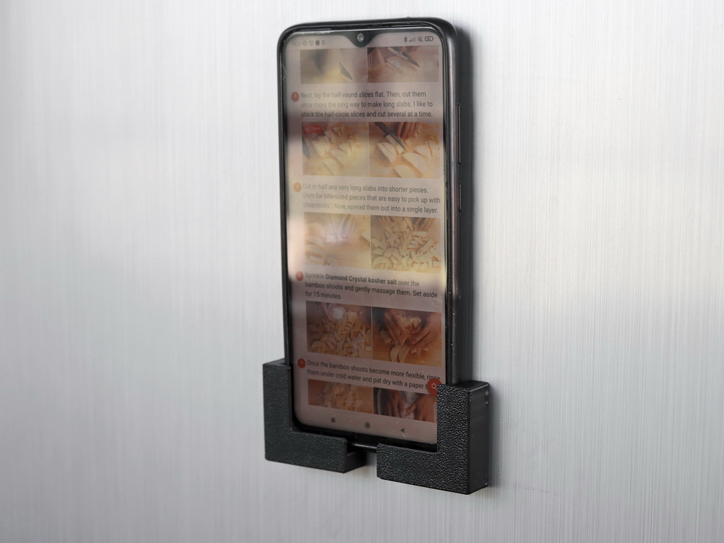Adjustable Magnetic Phone / tablet Holder