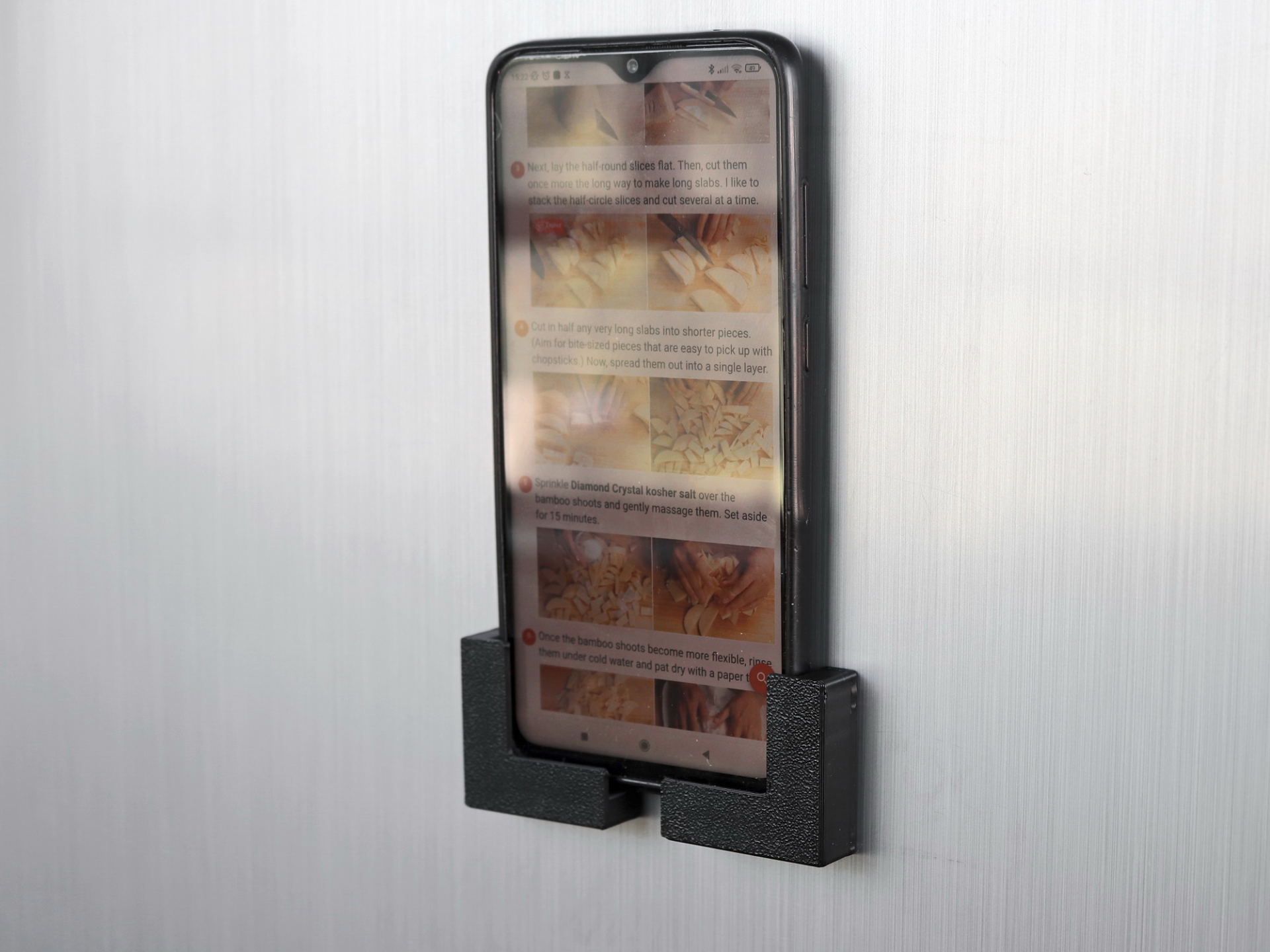 Adjustable Magnetic Phone / tablet Holder