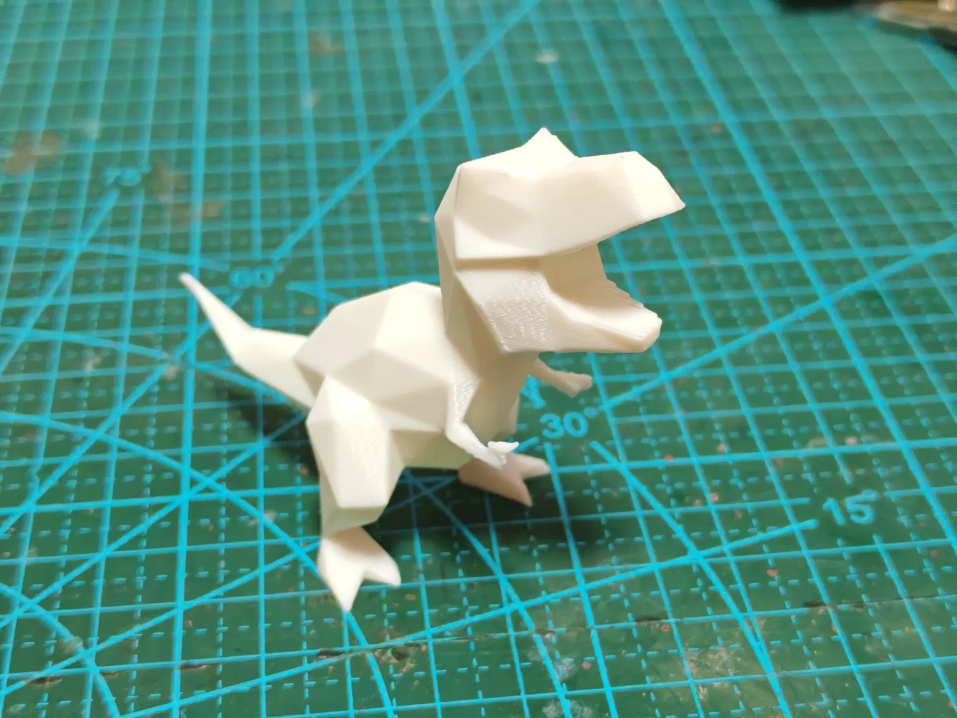 仅需8g耗材的低多边形霸王龙Low-poly U2933
