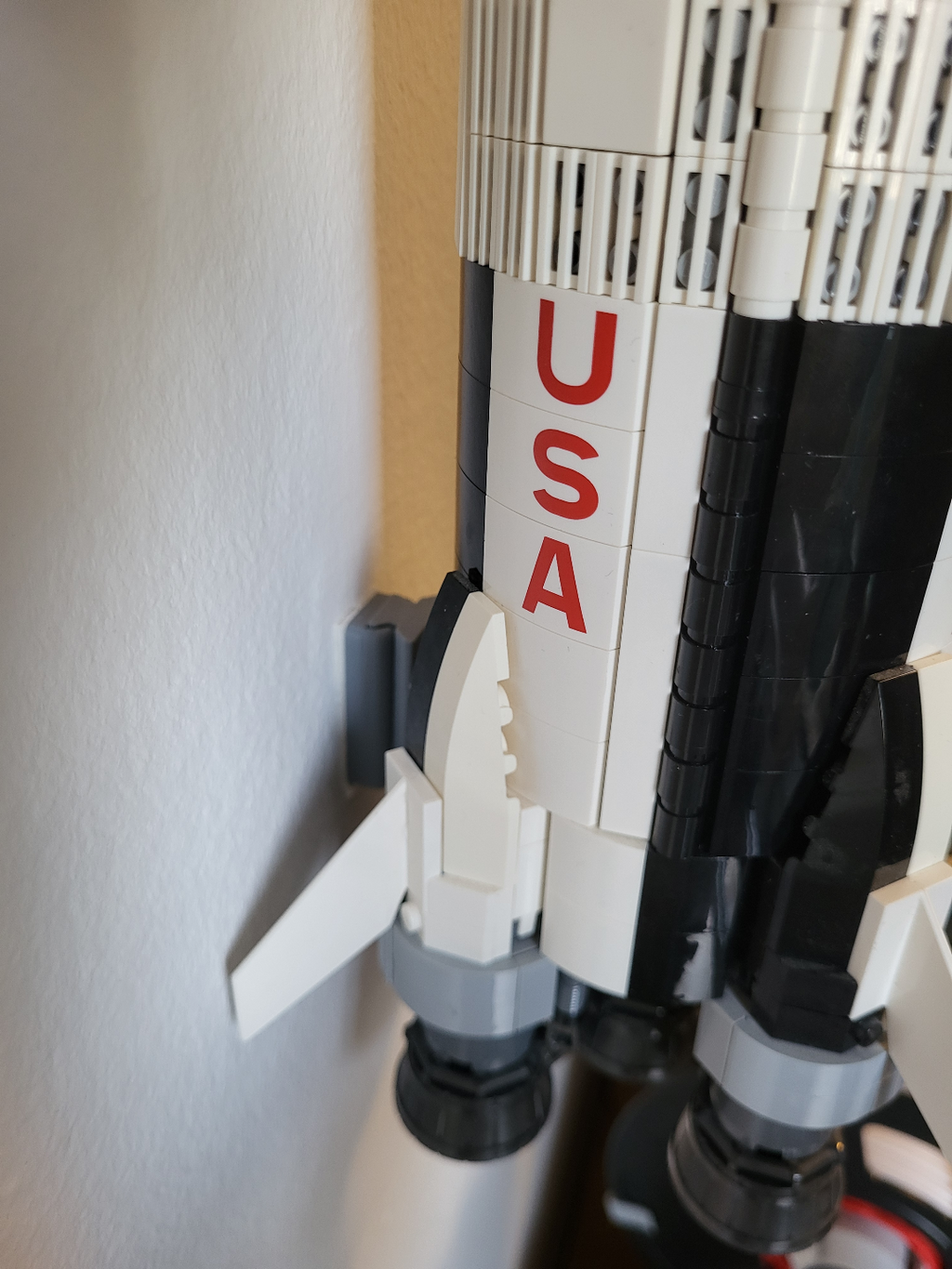 Brick Saturn V invisible wall mount
