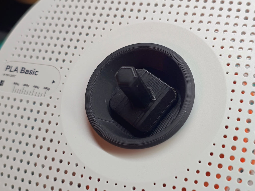 Spool winder for cordless screwdriver