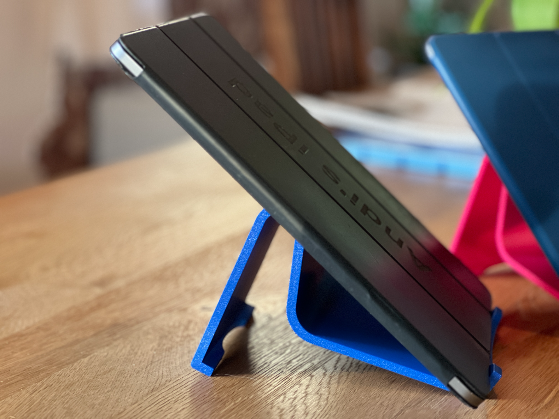 Stylish iPad/ Tablet Stand for many sizes