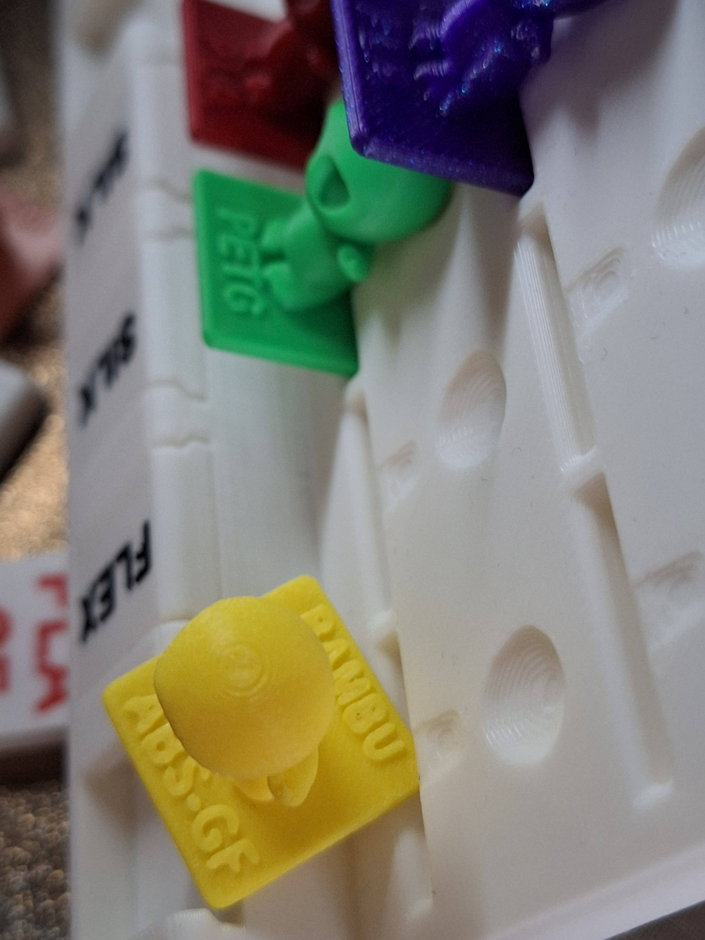 Little Alien: Filament Sample Swatch Box V-Shape