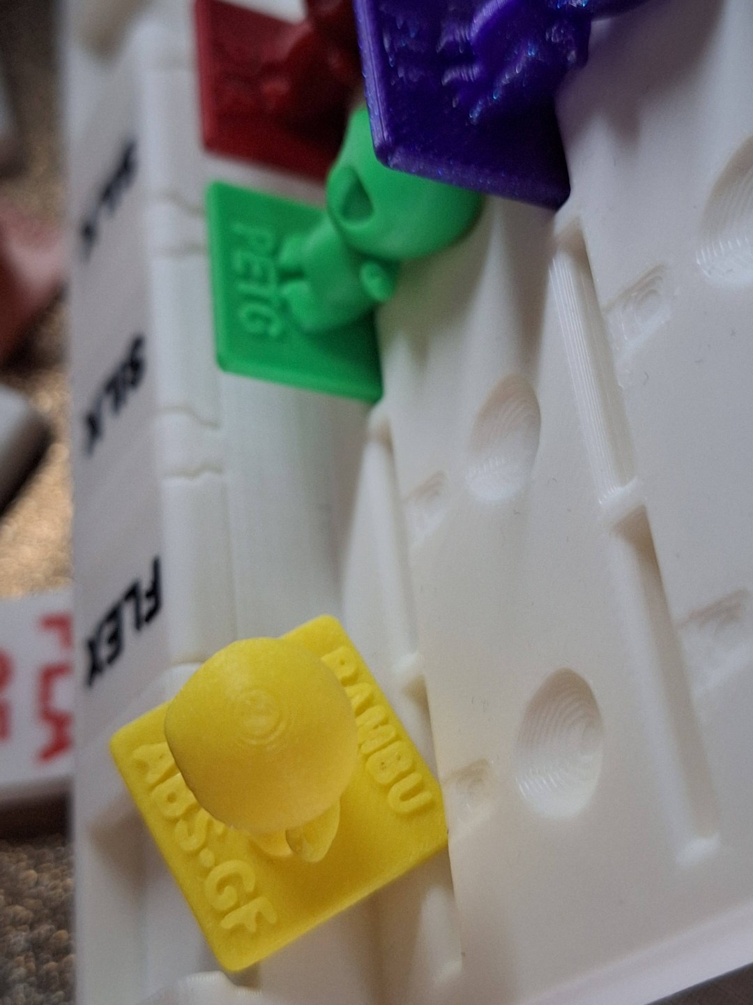 Little Alien: Filament Sample Swatch Box V-Shape