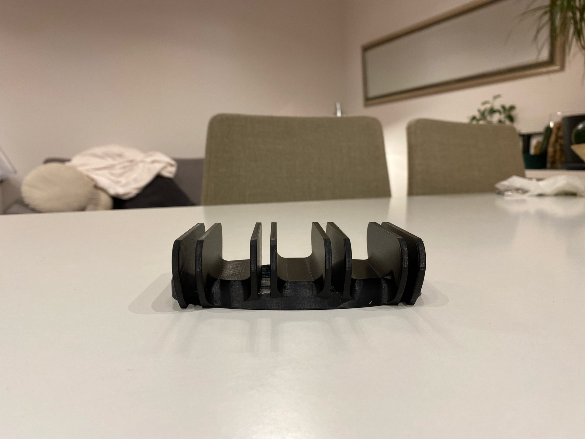 Attachment holder for a kitchen food processor