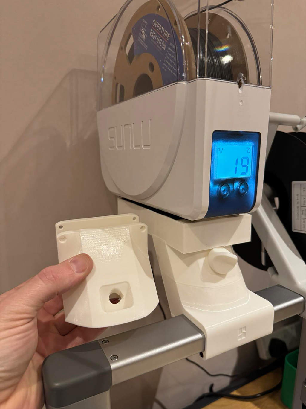 Bambulab A1 lite Drier Mount attachment to be used in conjunction with the AMS lite mount