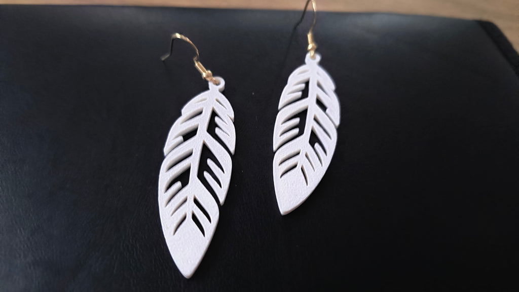 4 different elegant feather earring (free to sell)