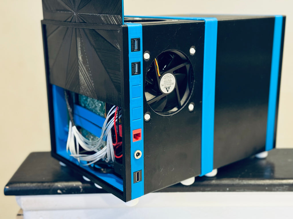 pillarmax - Open Source 16-bay NAS + 3.5" drives.