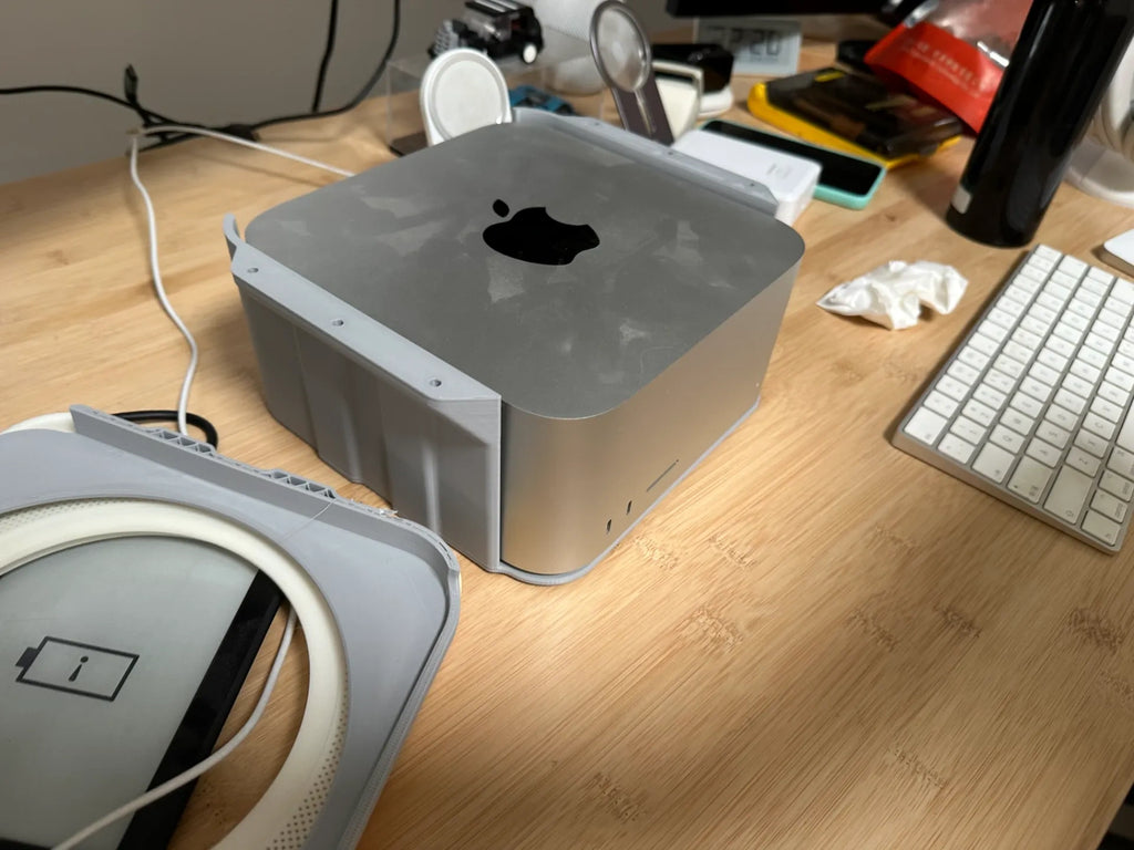 Mac Studio 的桌下支架