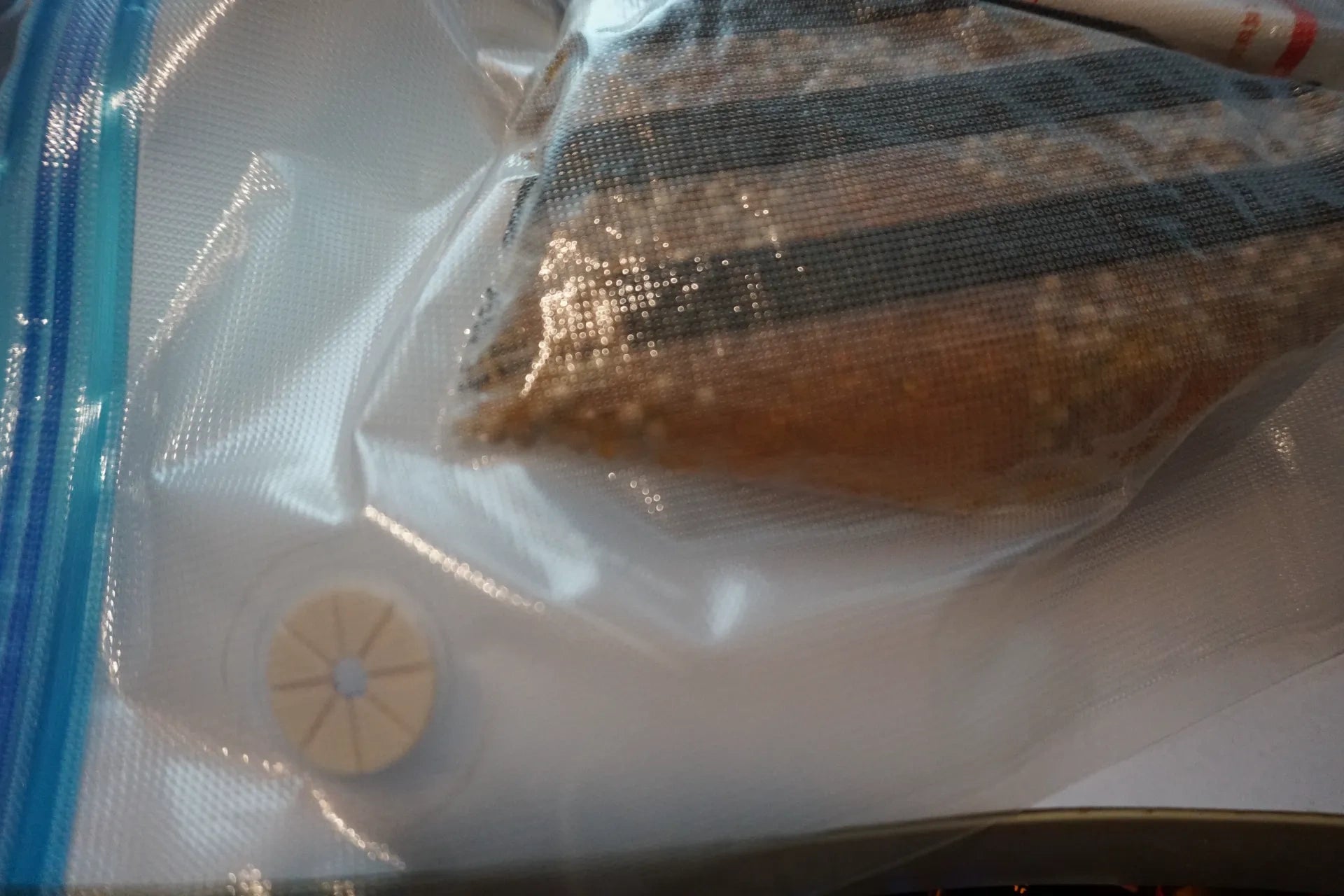 真空袋辅助吸气底盘