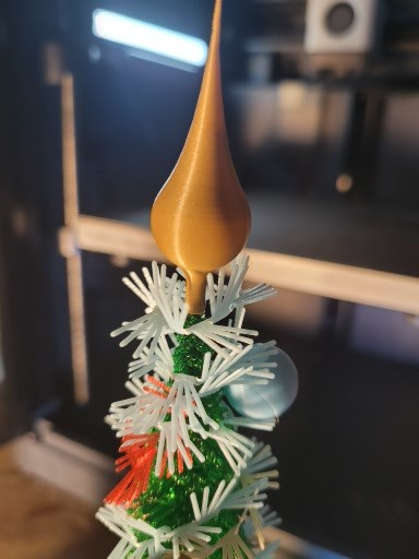 Christmas tree decorations and chains
