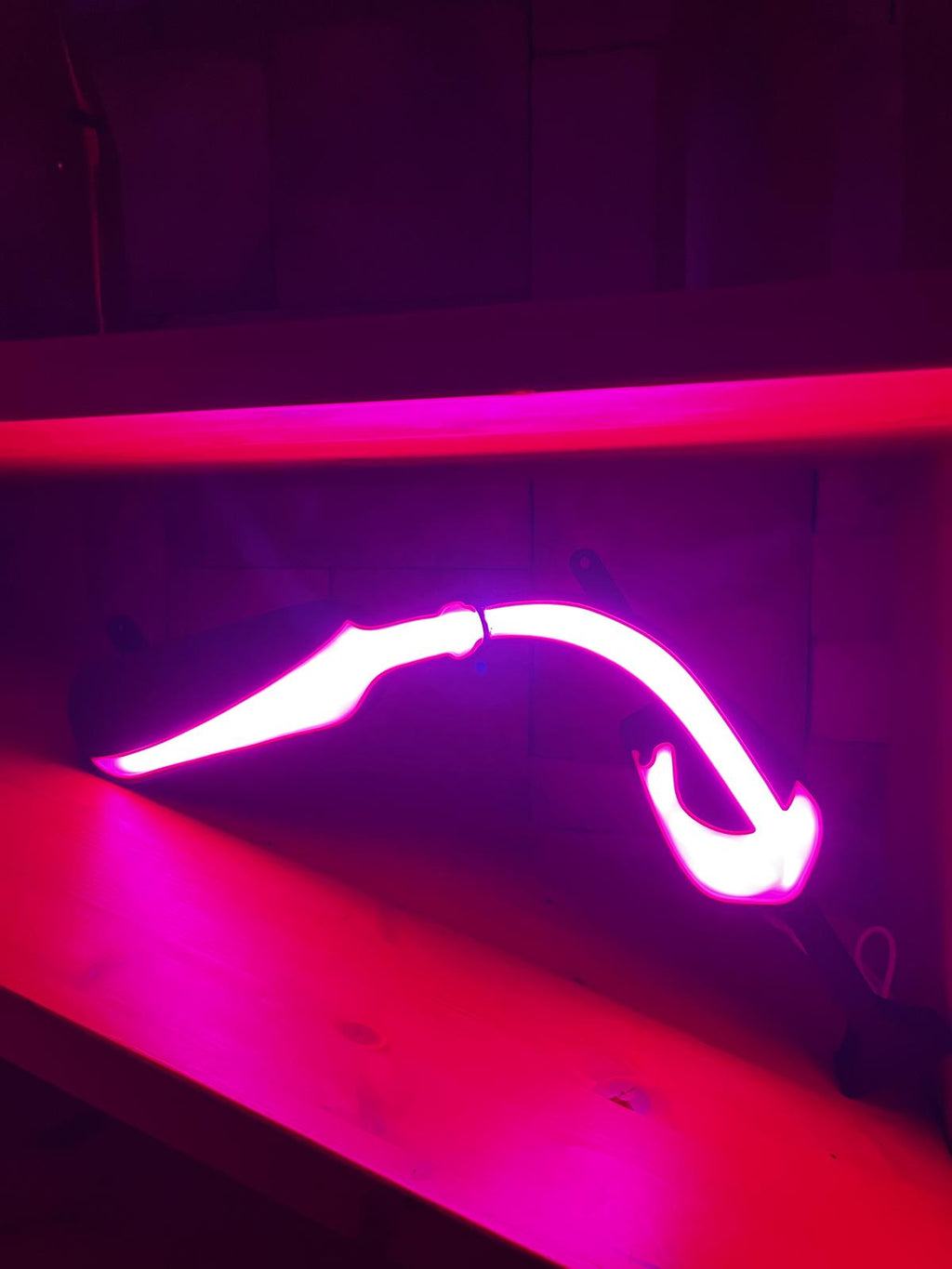 Wine Pouring Lamp – LED Decorative Bottle Light