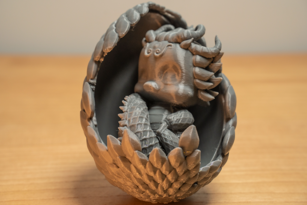 Sleeping Newborn Baby Dragon / 宝宝龙