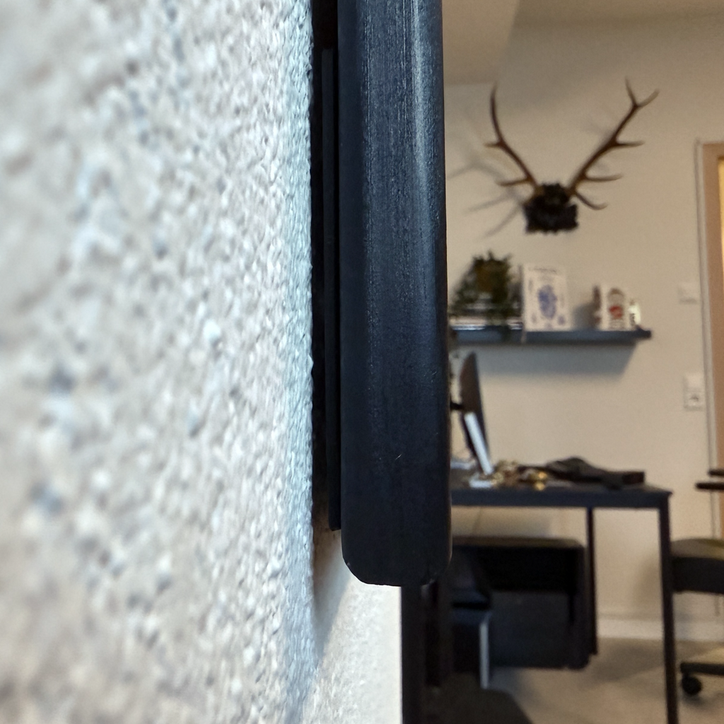 Sturdy Frame Holder Wall Mount (Screw Mounting)