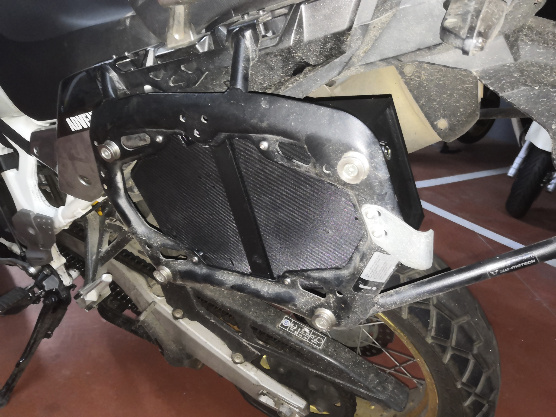 Caja de herramienta para moto y soporte SW-Motech
