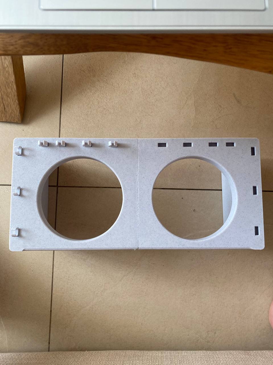 Bowl holder for dog/cat food (No glue needed) !