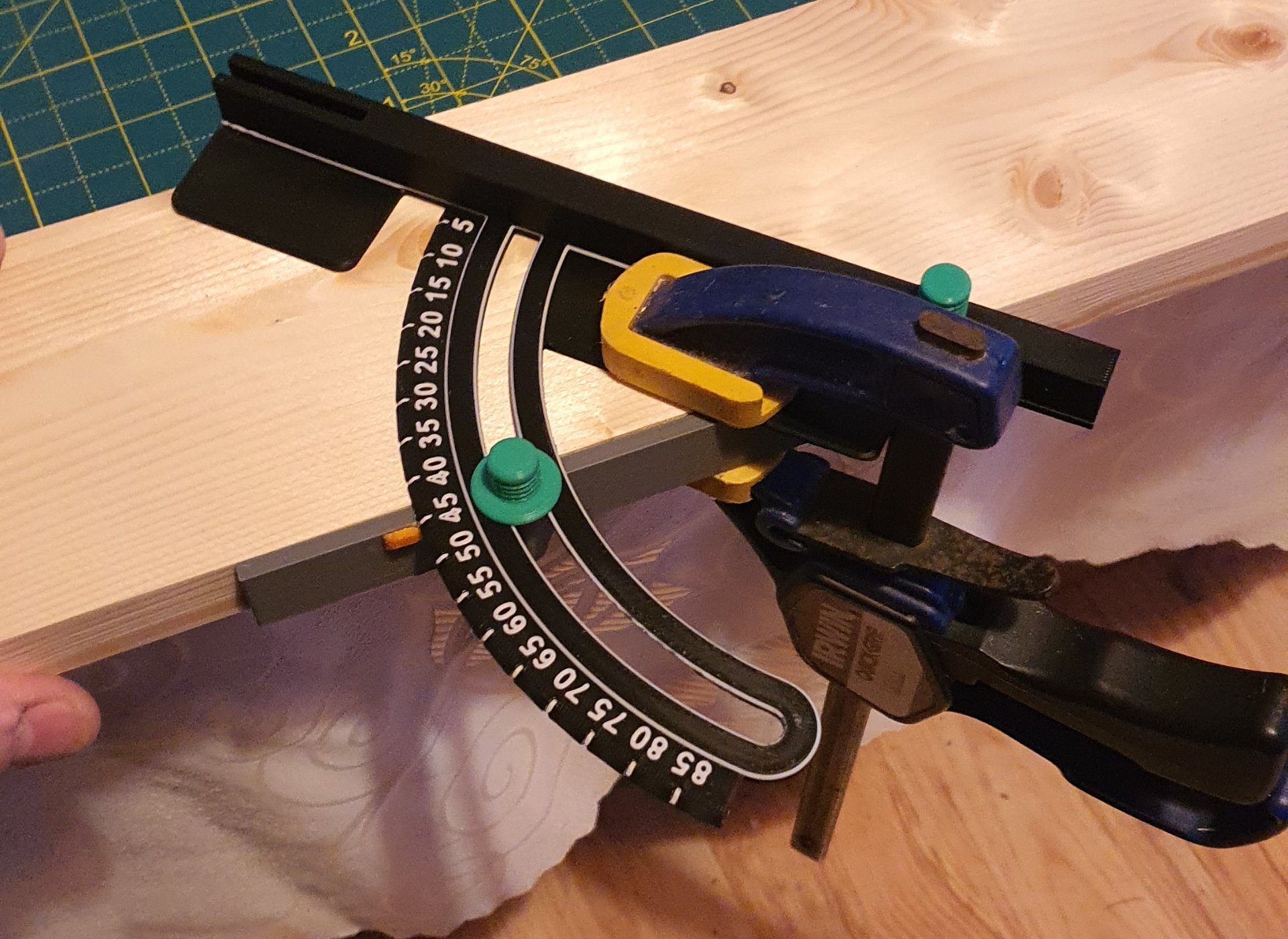 Adjustable Angle Finder and Saw Guide Rail Set