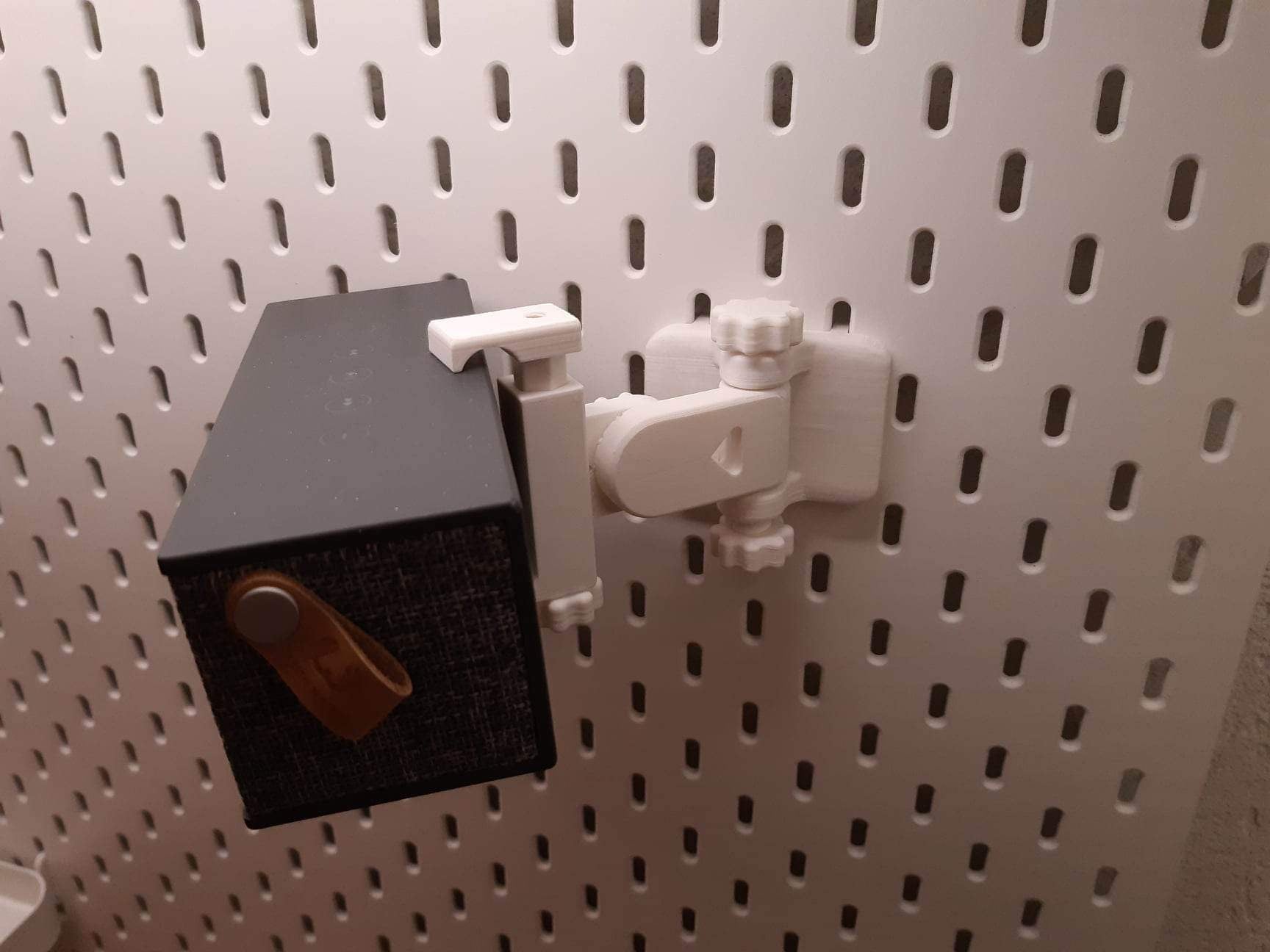 Adjustable Skadis phone mount