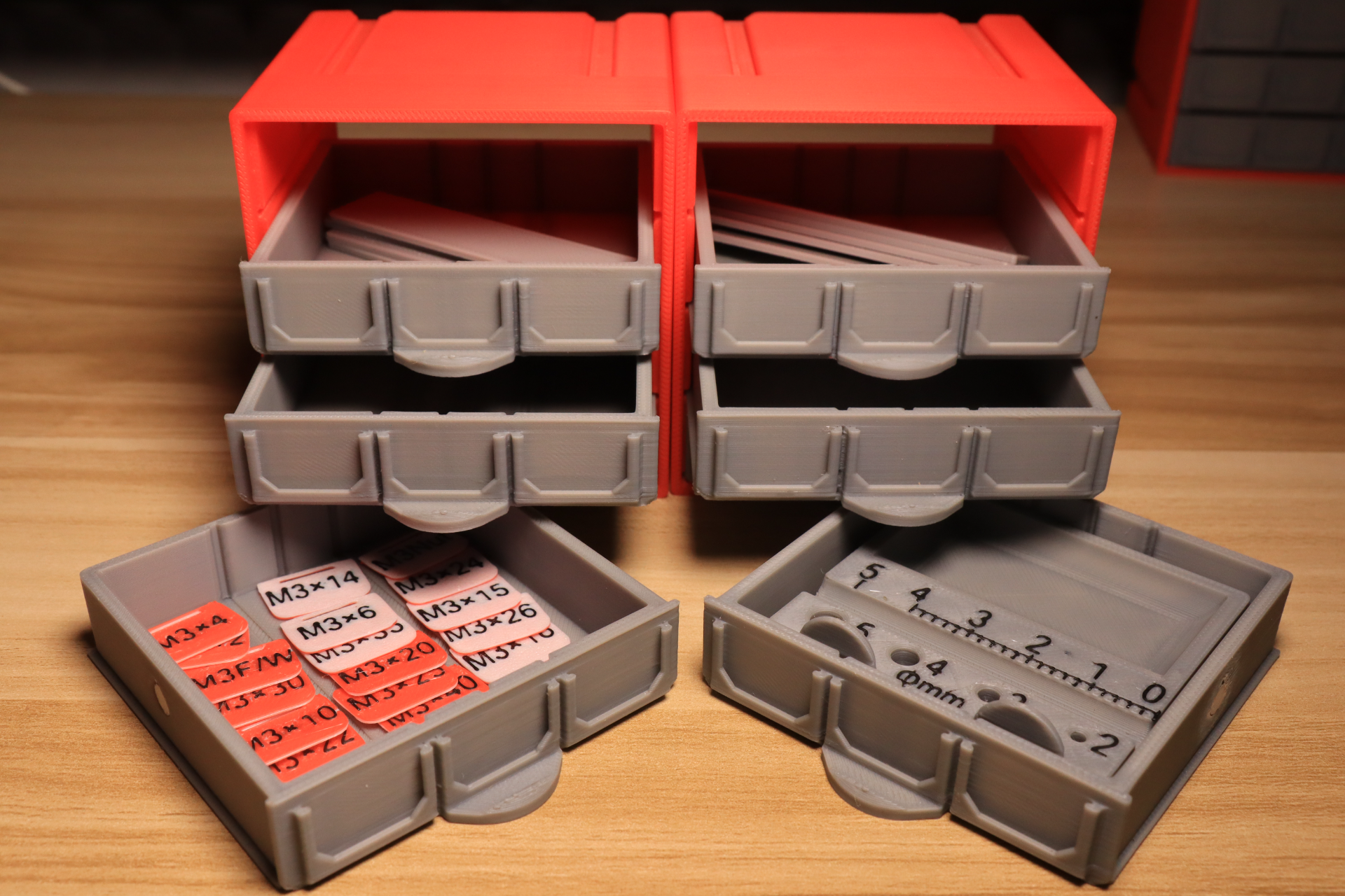 0支撑磁吸自锁收纳盒 Zero support magnetic self-locking storage box