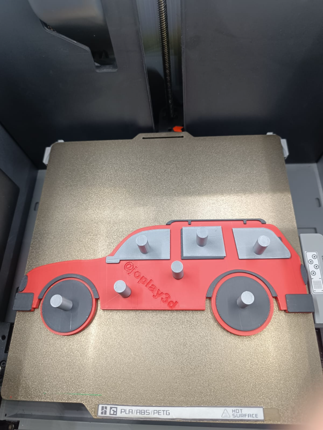 CARRO PEDAGÓGICO COM FORMAS GEOMÉTRICAS AUTISTA