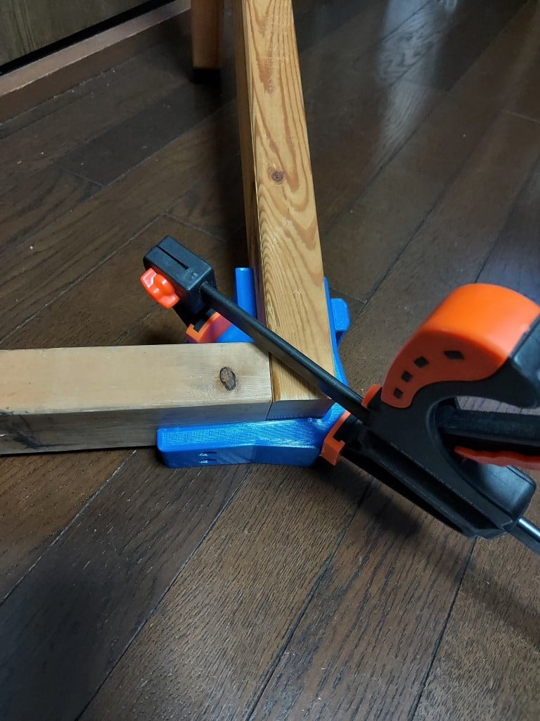 Three ways Corner clamp