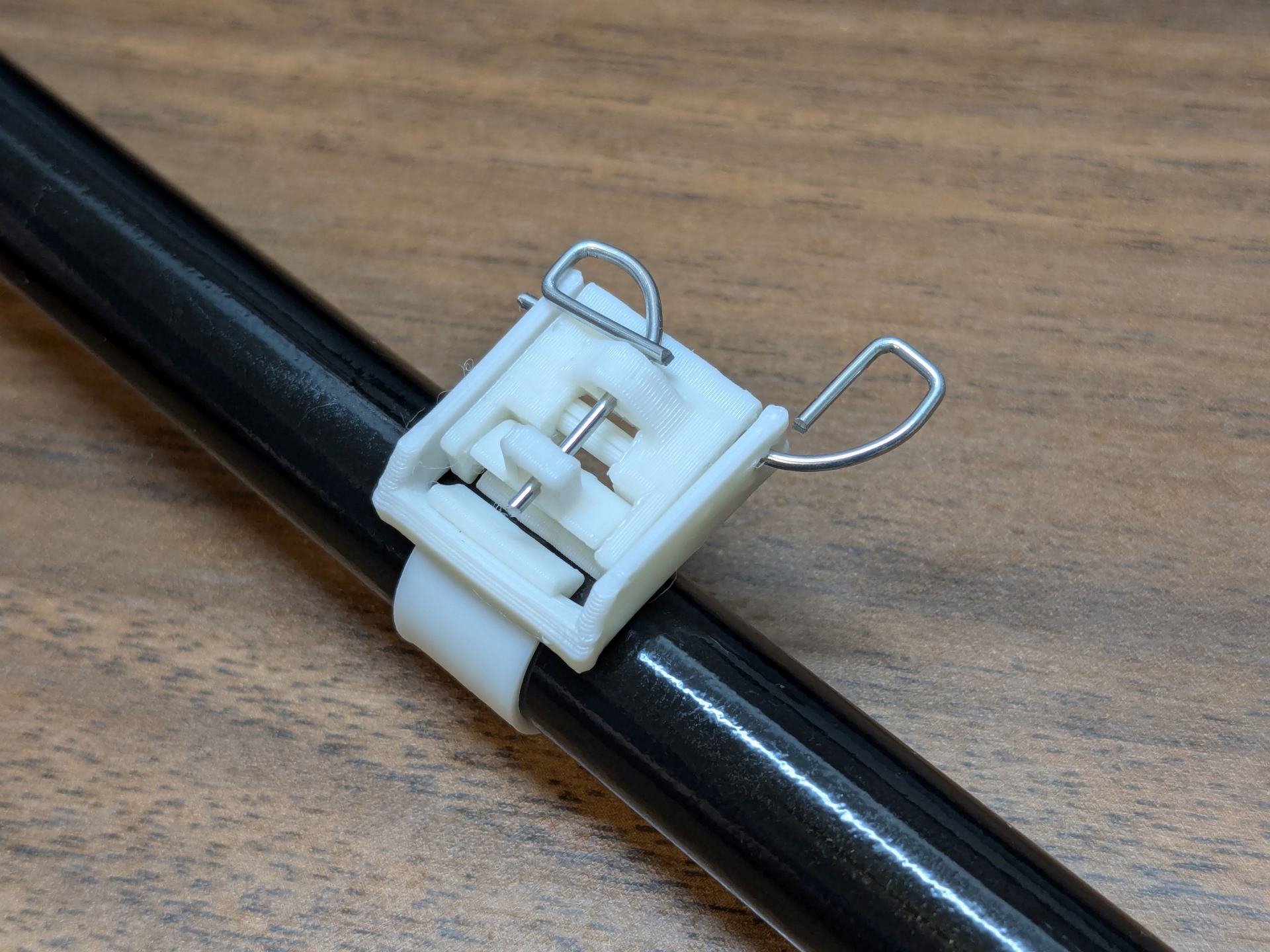 Customizable Locking Hose / Pipe Clamp