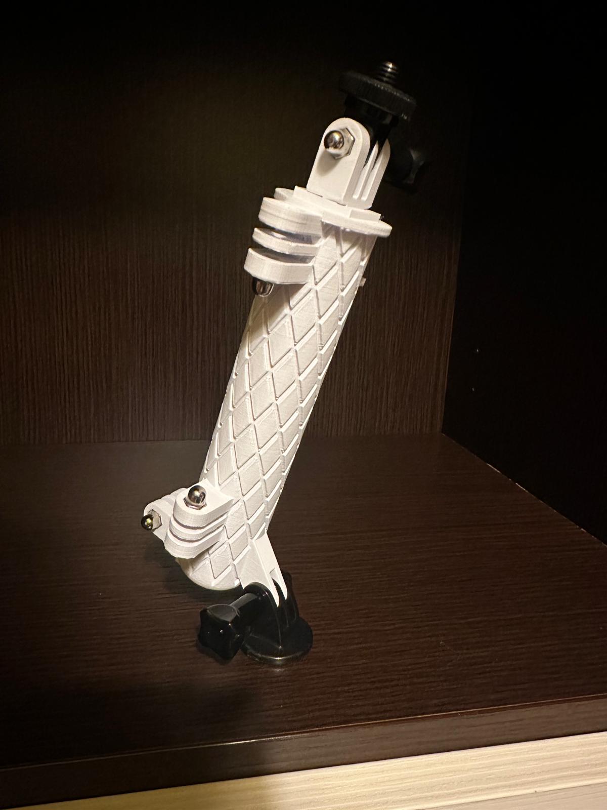 multi-accessory camera handle