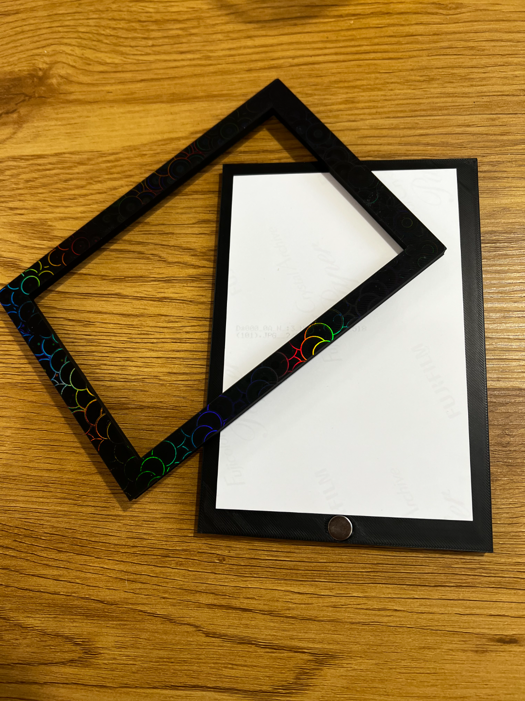 Picture frame with magnets