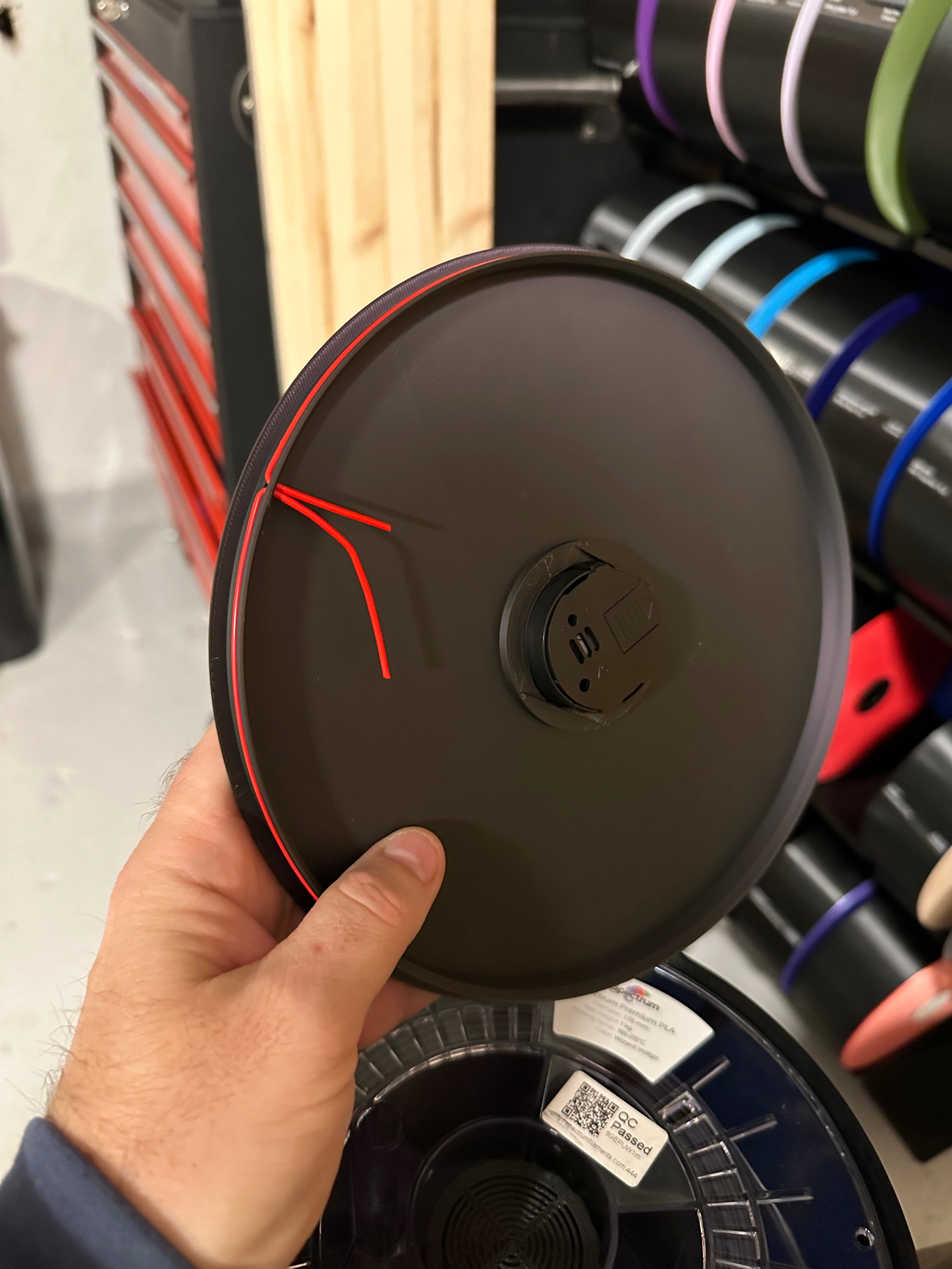 Round filament box for spools