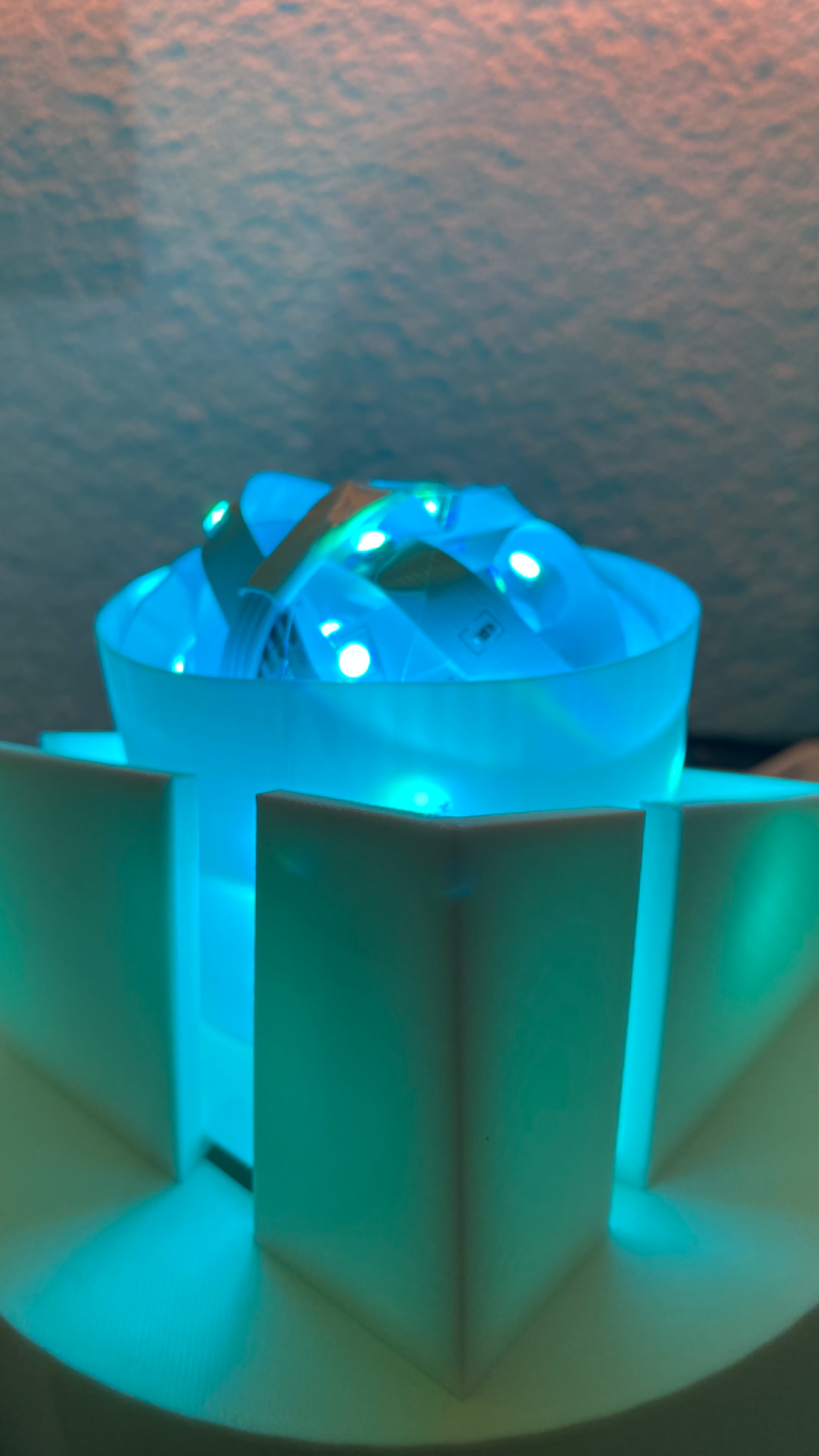 Stand for "Crack Cube Lamp" by Valerie.tarabella