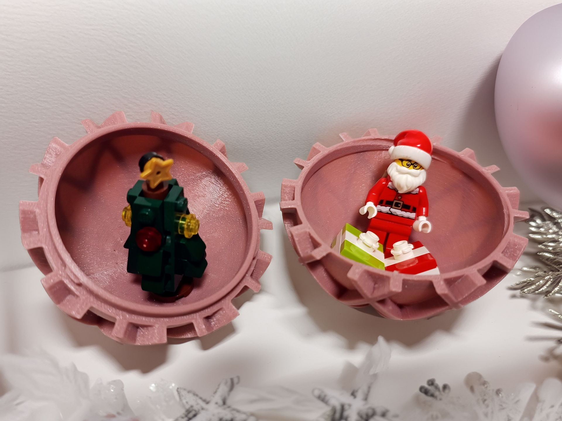 Christmas ornament with surprise