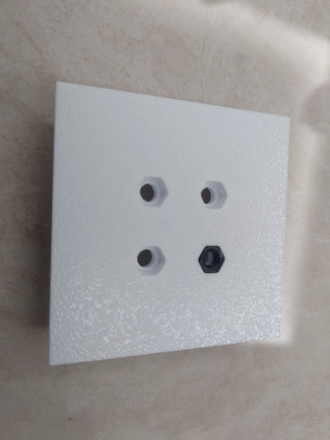glueable skadis connector component 可粘墙洞洞板连接组件