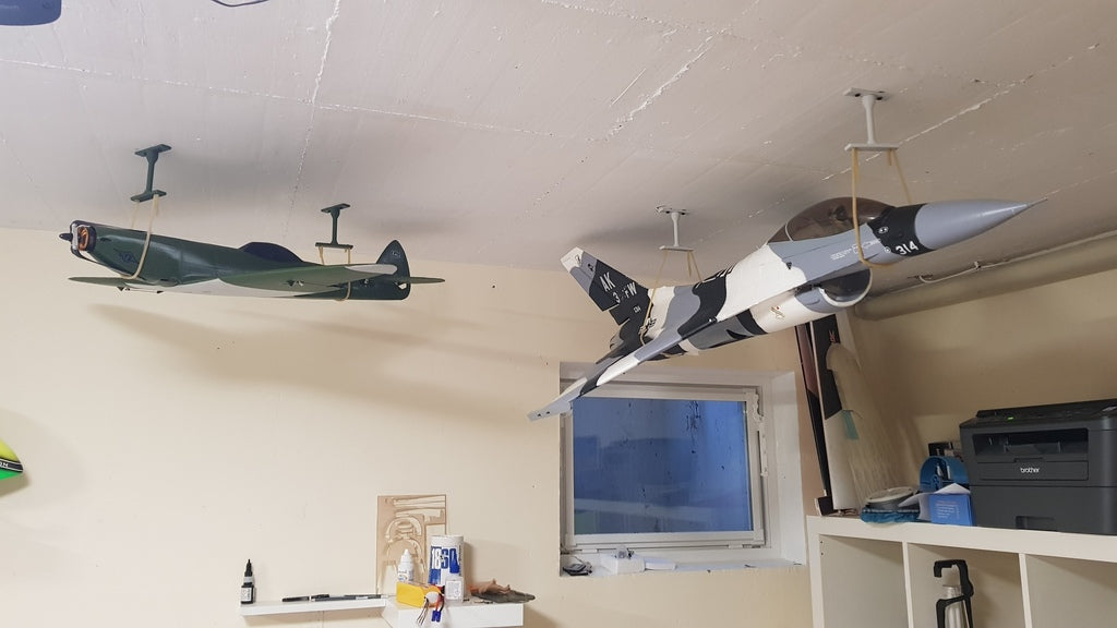 RC Plane Ceiling Hanger