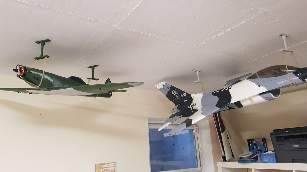 RC Plane Ceiling Hanger