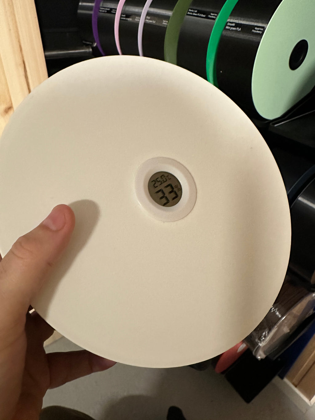 Round filament box for spools
