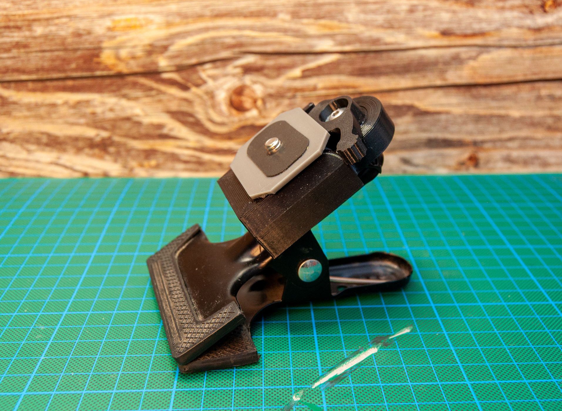 Platethora, The quick release plate for everything