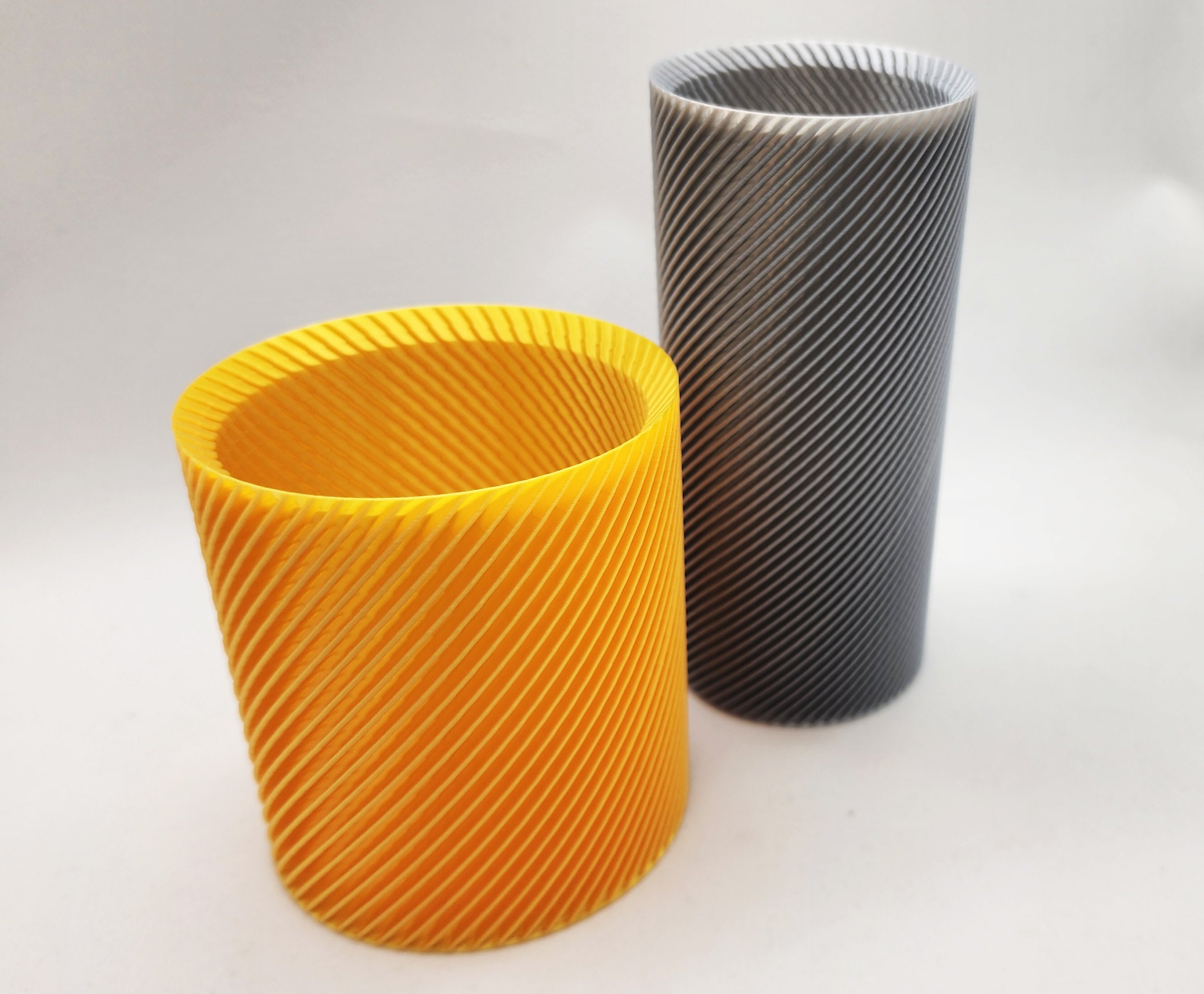 ⇗⇗ Mesmerizing Vase Set - Twisted