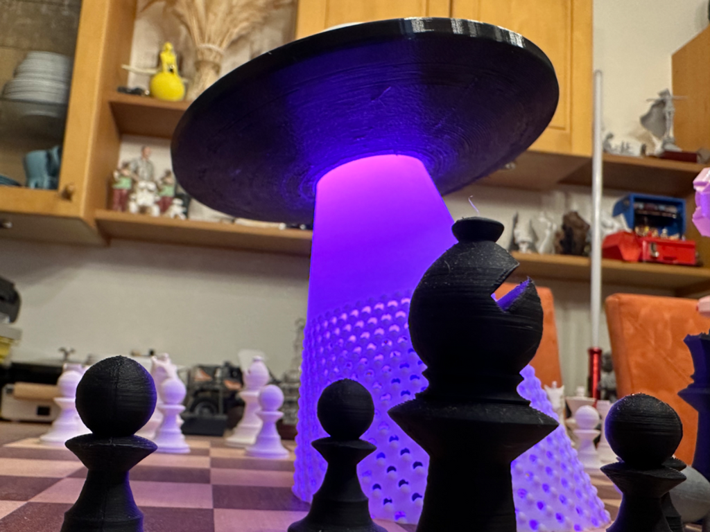2. Version UFO Table Lamp with Tractor Beam Lighting