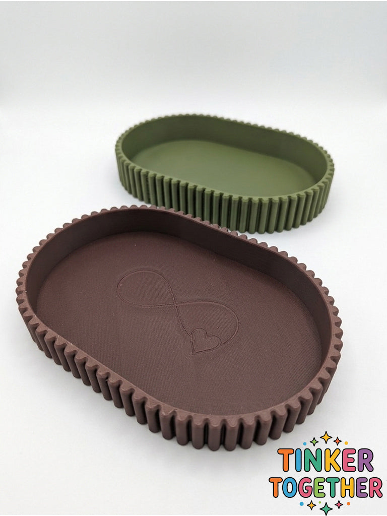 Ribbed tray