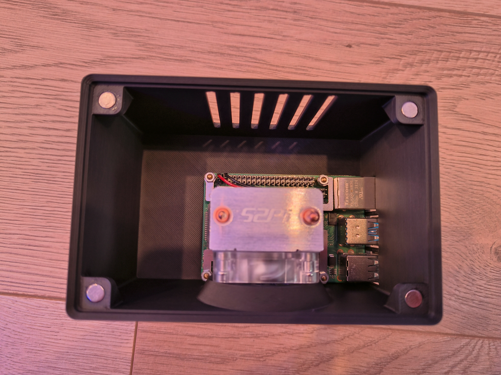 Gridfinity-compatible housing for Raspberry Pi